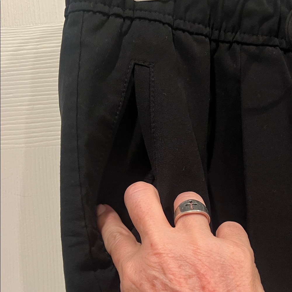 Old Navy Black Joggers - Picture 4 of 7